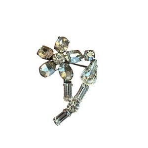 Unsigned Kramer of New York Clear Rhinestone Floral Silver Brooch